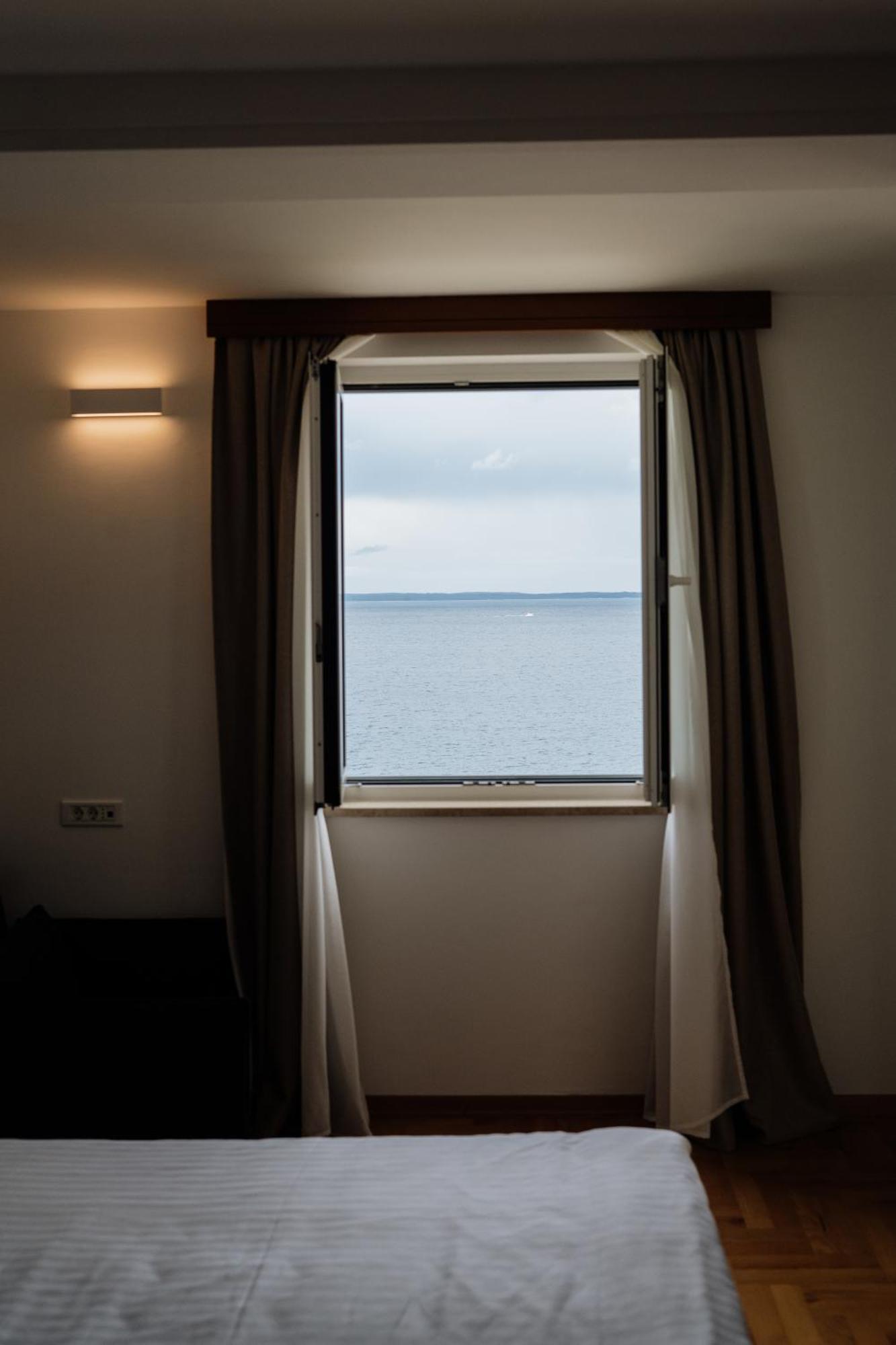 Apartamento Apartmaji Punta Veli Lošinj Exterior foto